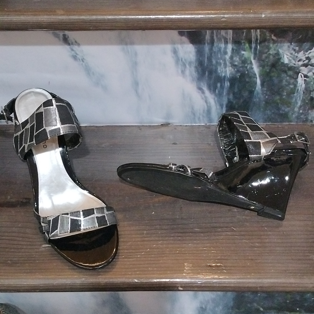 Shoes - Picture 2 of 3